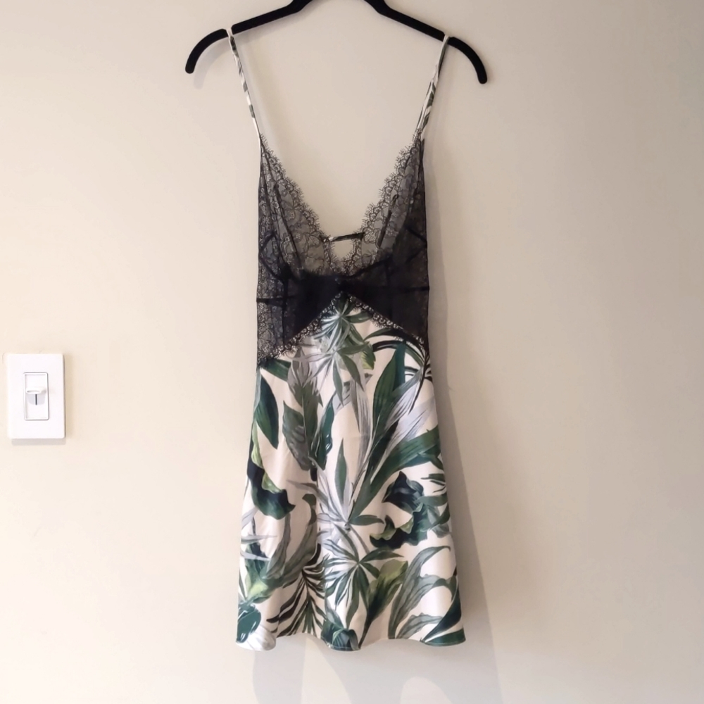 Victoria's Secret Tropical print satin & lace chemise slip NWOT